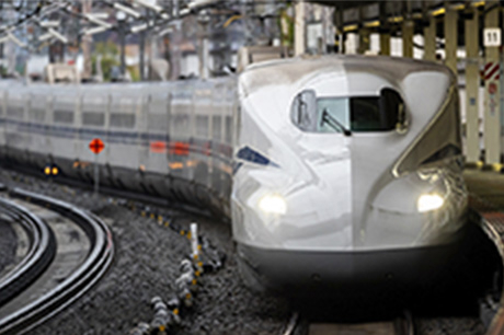 「新大阪」駅〈48分、「東京」駅〈97分（のぞみ利用）。JR東海道新幹線等9路線が利用可能。